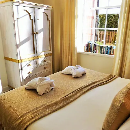 County House Retreat Apartment York